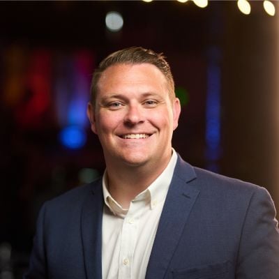 Evan Owens headshot
